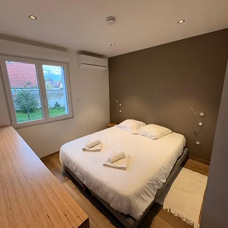 Alojamento de Acomodação e Pequeno-almoço L'atelier Emile - Privatif - 5 Min Colmar Sainte-Croix-en-Plaine